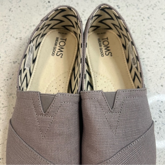 Like new TOMS Heritage Canvas Alpargata Slip-On Purple Flats Shoes Chevron Sz 7 - Picture 4 of 9